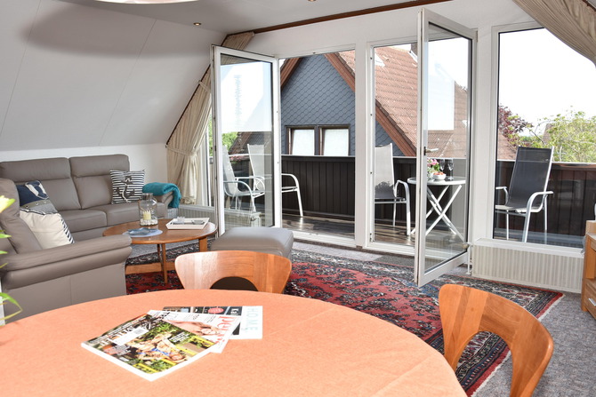 Ferienwohnung in Heiligenhafen - Jan&szlig;en - Wohnraum mit Sonnenbalkon II